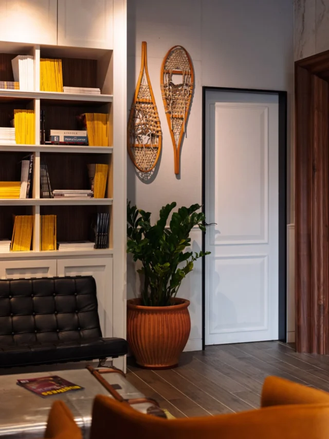 Come in, drop your bags, breathe out. Your home away from home is right here.
#HomeAwayFromHome #DesignHotel #LittleTaiHang